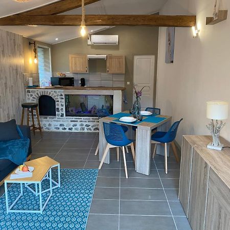 Les 4 Seasons, Agreable Gite Avec Terrasse Et Jardin La Croix Bigot Exterior photo