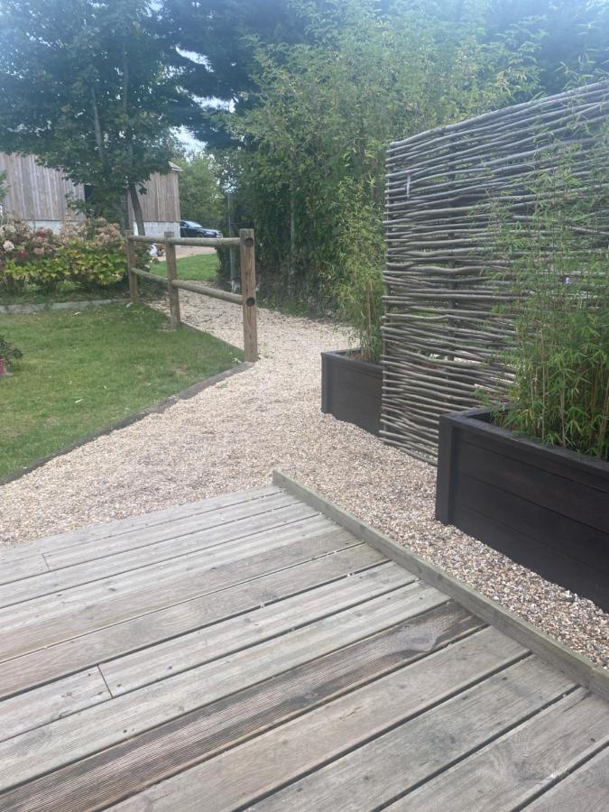Les 4 Seasons, Agreable Gite Avec Terrasse Et Jardin La Croix Bigot Exterior photo